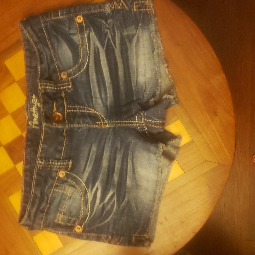 Women's Amethyst blue jean shorts size 5.